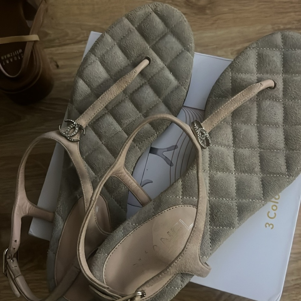 CHANEL
Sandal
38.5
Good condition - Picture 4 of 8